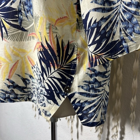 Chico's Linen No Iron Tropical Print Quarter Sleeve Blouse Size 3(16-18) - Picture 6 of 9